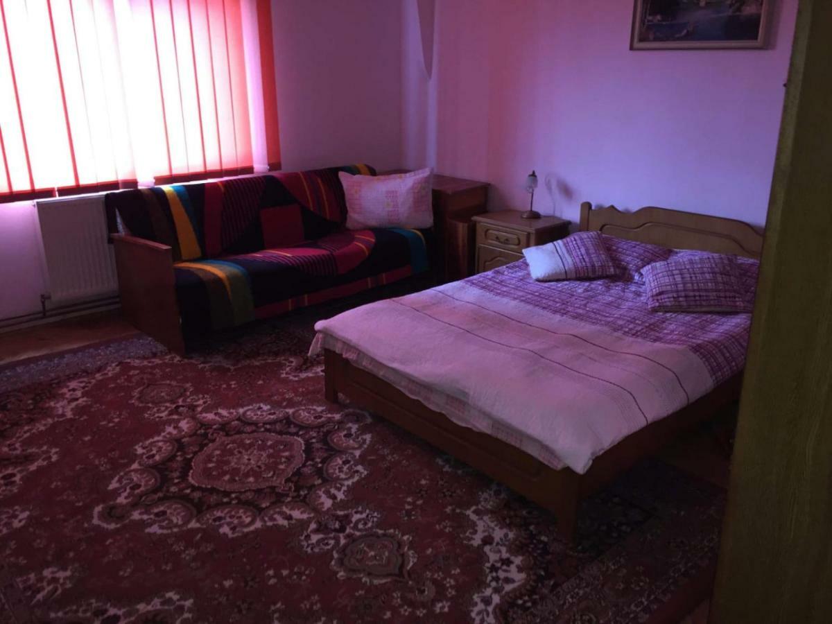Готель Casa Mirela Турда Екстер'єр фото